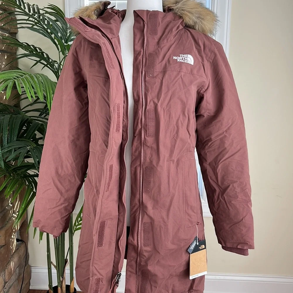 North Face Arctic Hooded Parka - Picture 6 of 8